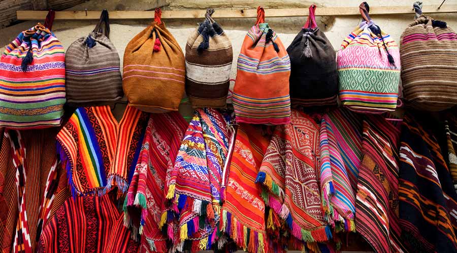 Handcrafted Clothing & Textiles in Cusco kuoda-blog-traditional-clothing