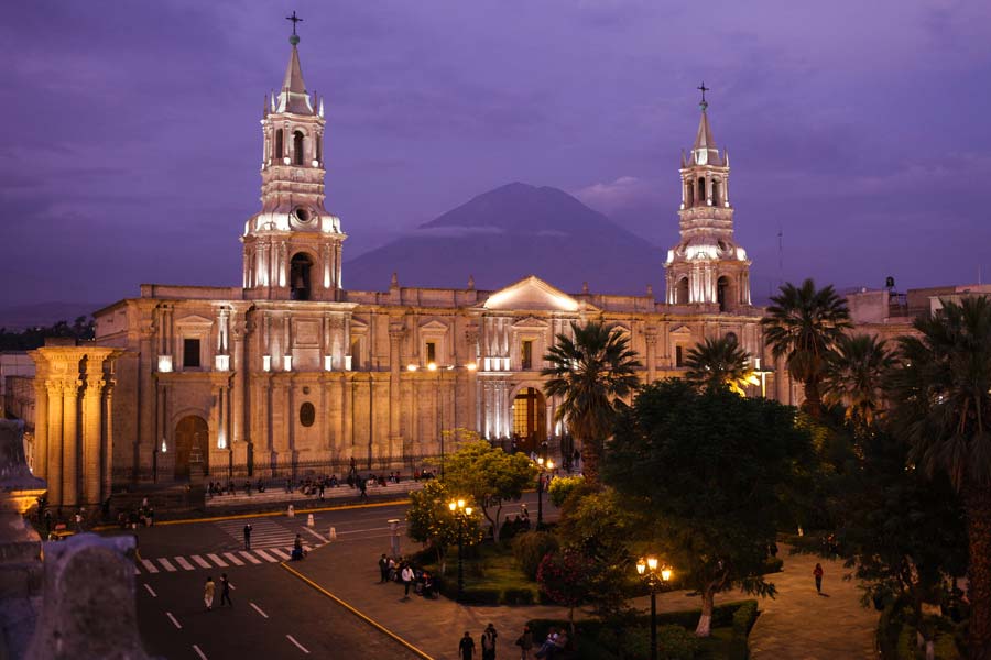 Arequipa´s Cathedral located on its Main Square (Plaza de Armas) kuoda-blog-arequipa-cathedral
