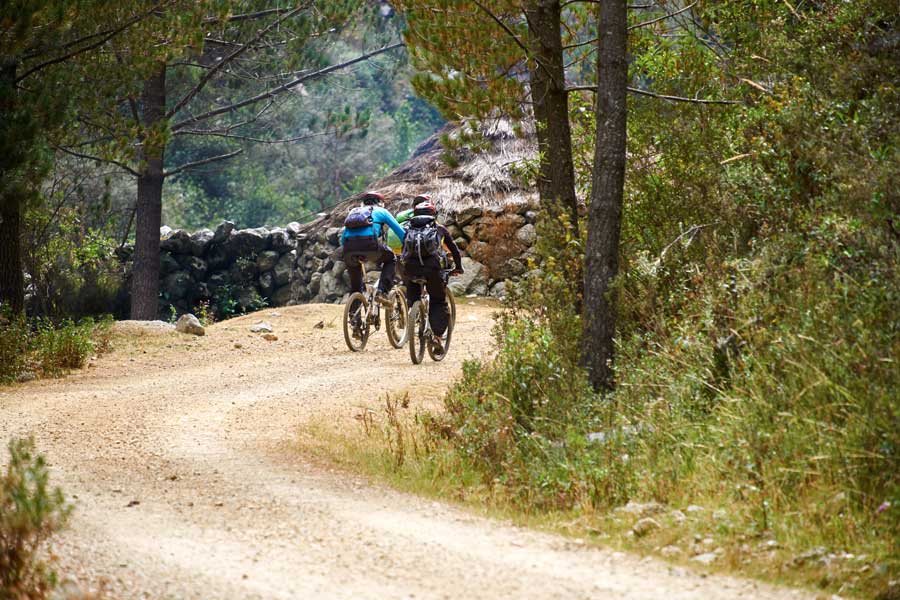 Develop an exercise routine before travelling kuoda-blog-cusco-sacred-valley-biking