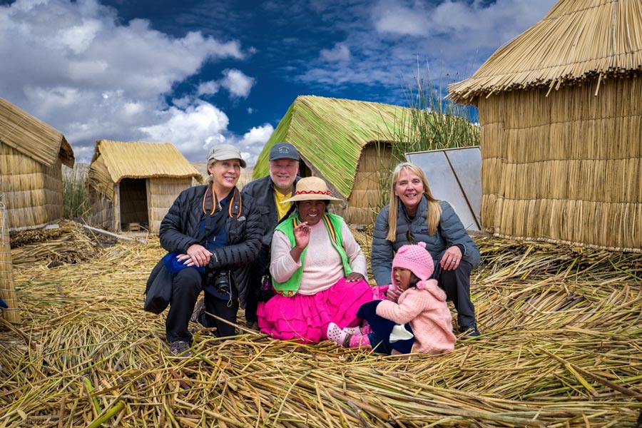 Speaking Quechua in Lake Titicaca speaking-peruvian-family-puno