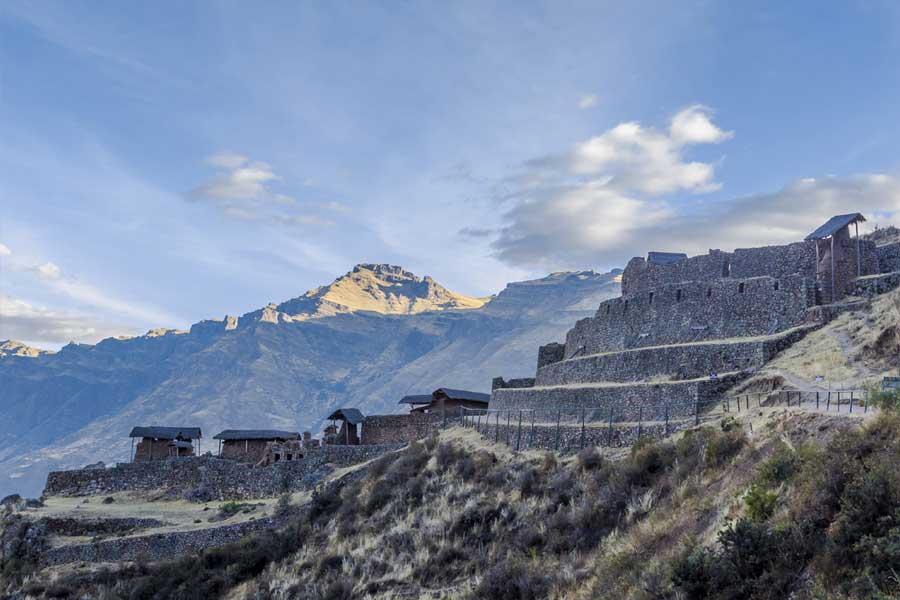 The ruins that sit a top of the Sacred Valley town of Pisac kuoda-blog-cusco-tourist-ticket-ollantaytambo2