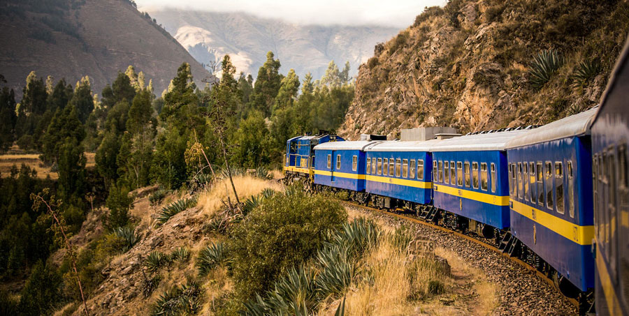 Andean Explorer Train by Belmond kuoda-blog-best-things-do-peru-2017-andean-explorer-train-cusco-puno